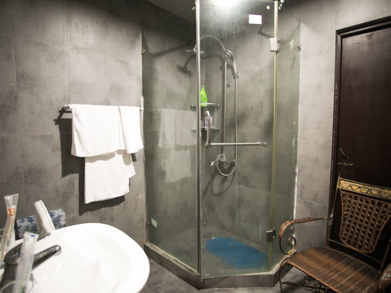 hotelPic