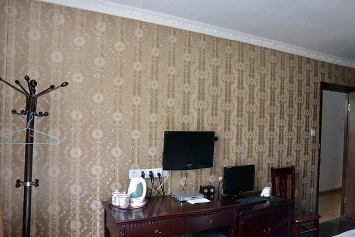 hotelPic
