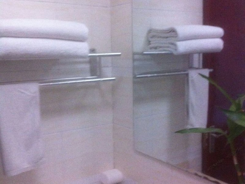 hotelPic
