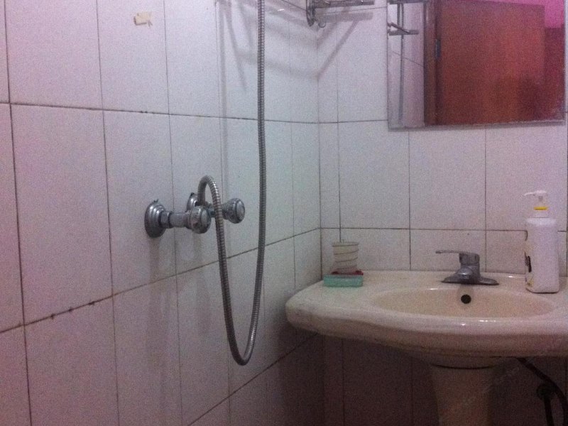 hotelPic
