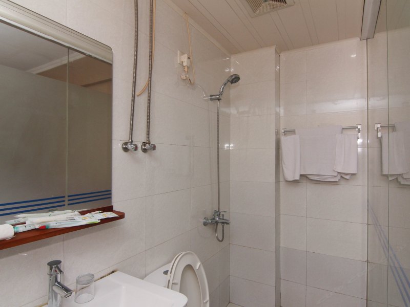 hotelPic