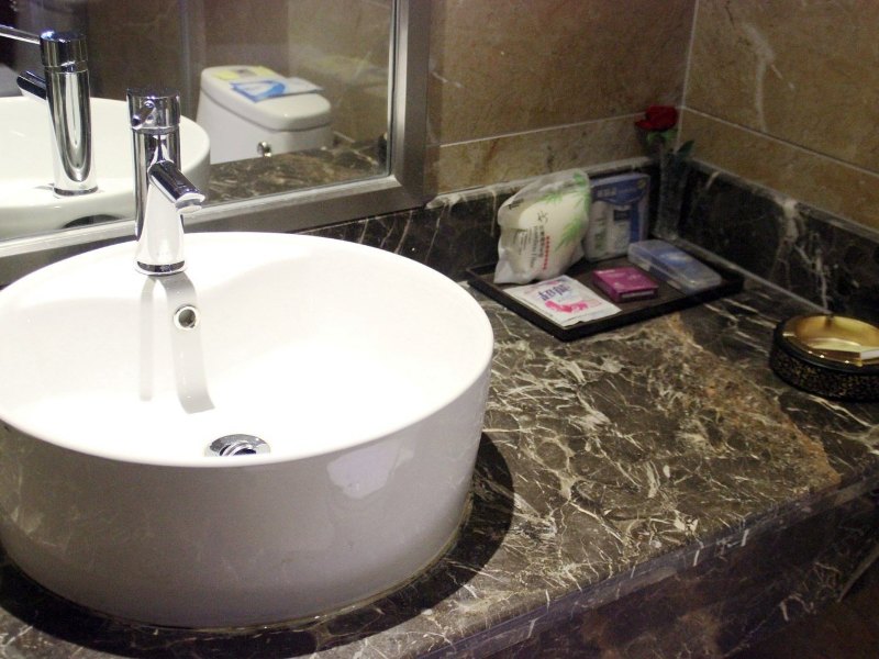 hotelPic