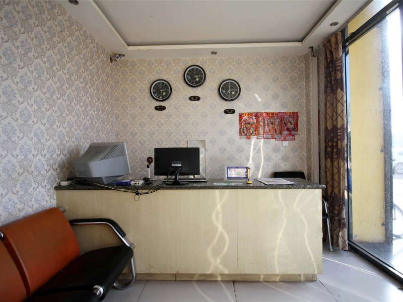 hotelPic