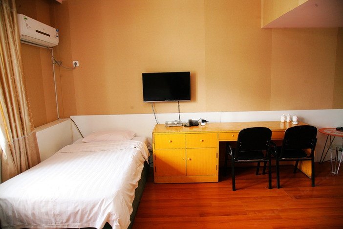 hotelPic
