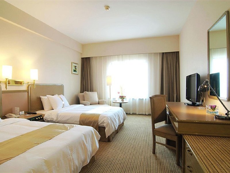hotelPic