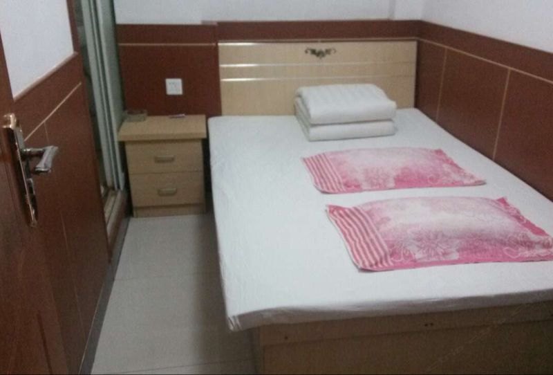 hotelPic