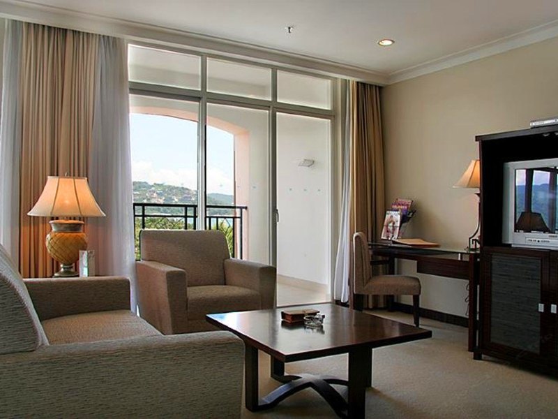 hotelPic