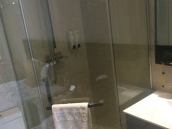 hotelPic