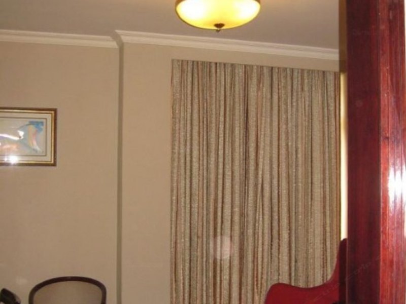 hotelPic