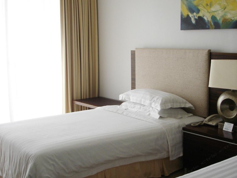 hotelPic