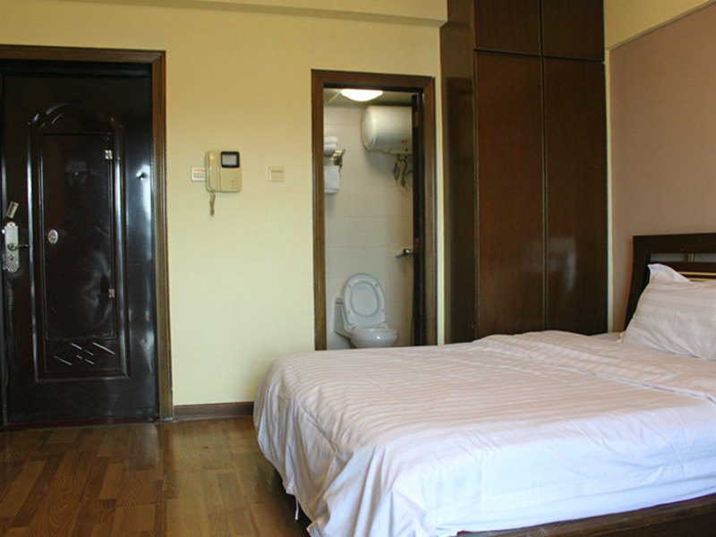 hotelPic
