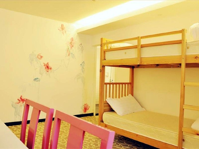 hotelPic