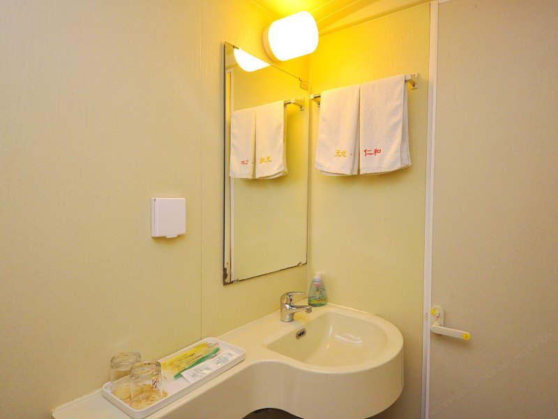 hotelPic