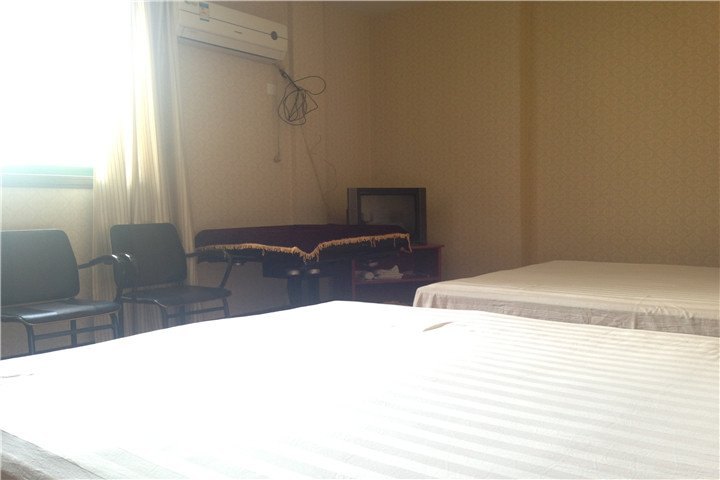 hotelPic