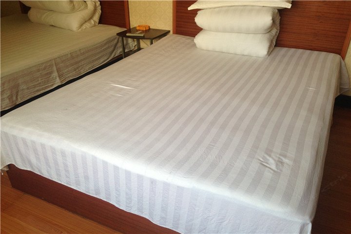 hotelPic