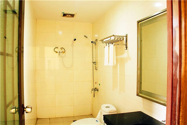 hotelPic