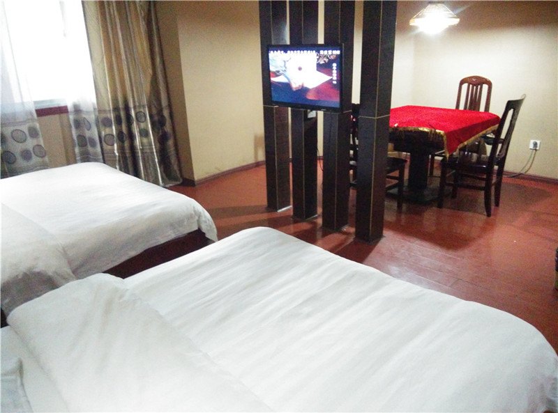 hotelPic