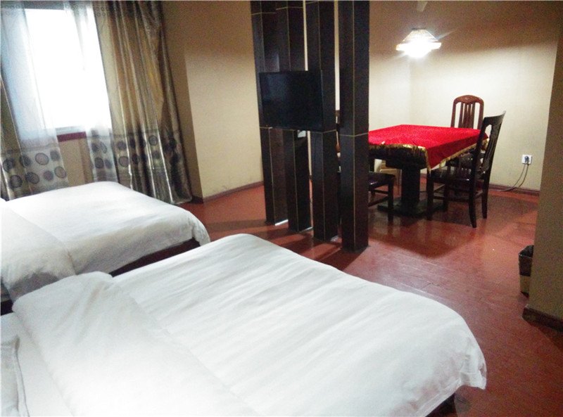 hotelPic