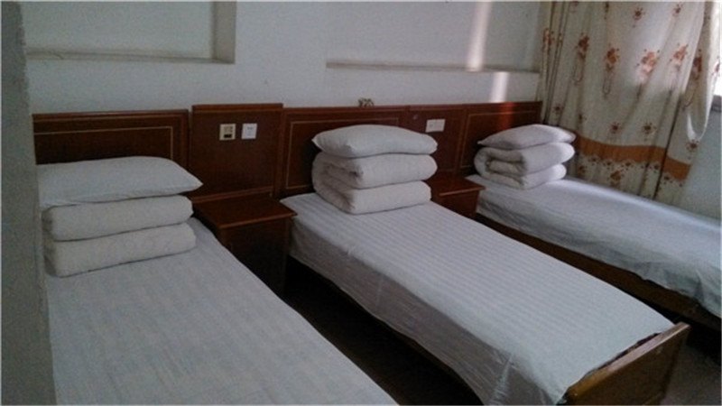 hotelPic