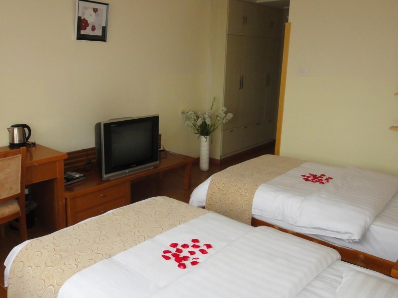 hotelPic