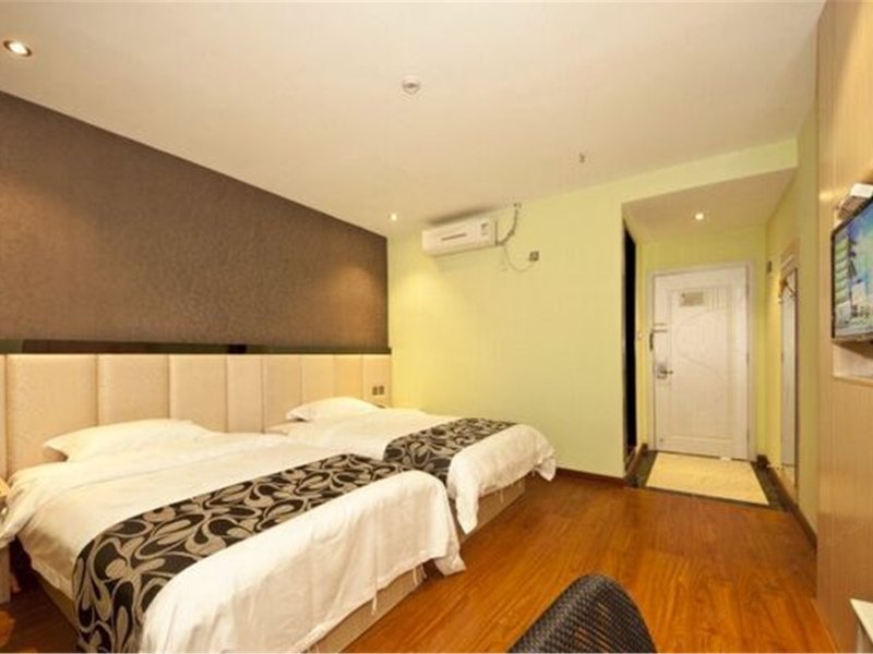 hotelPic