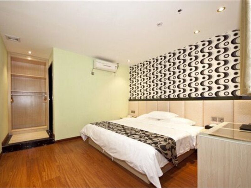hotelPic
