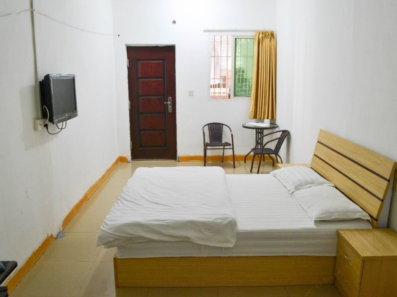 hotelPic