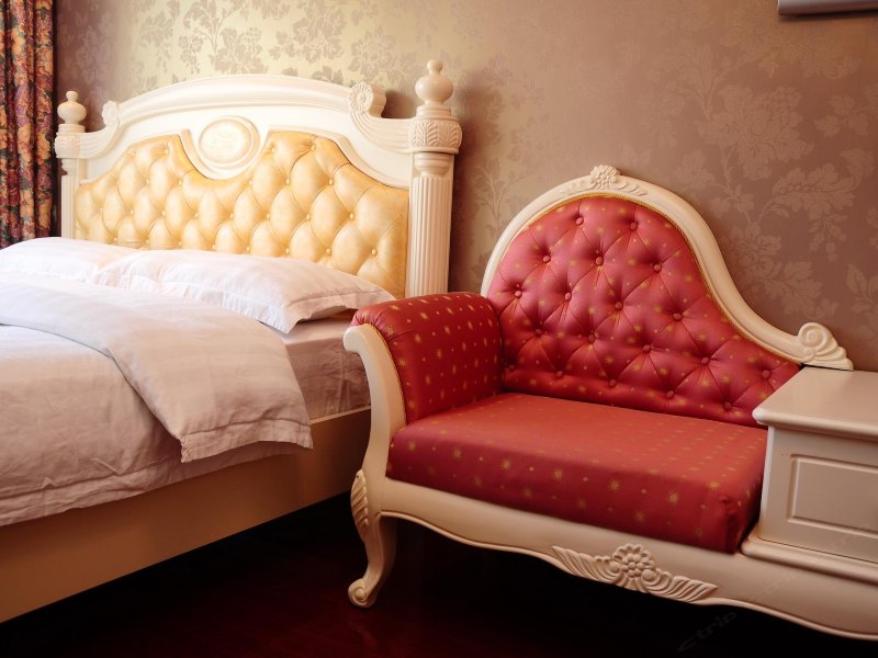 hotelPic