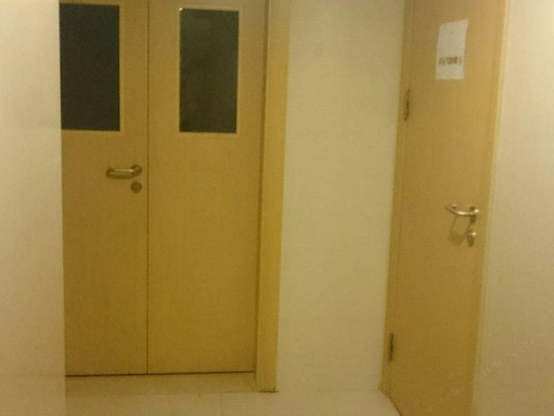 hotelPic