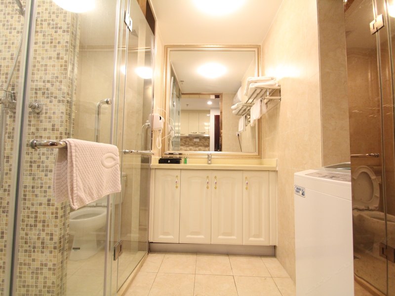 hotelPic