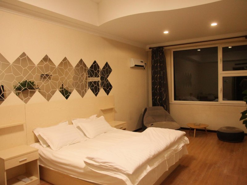hotelPic