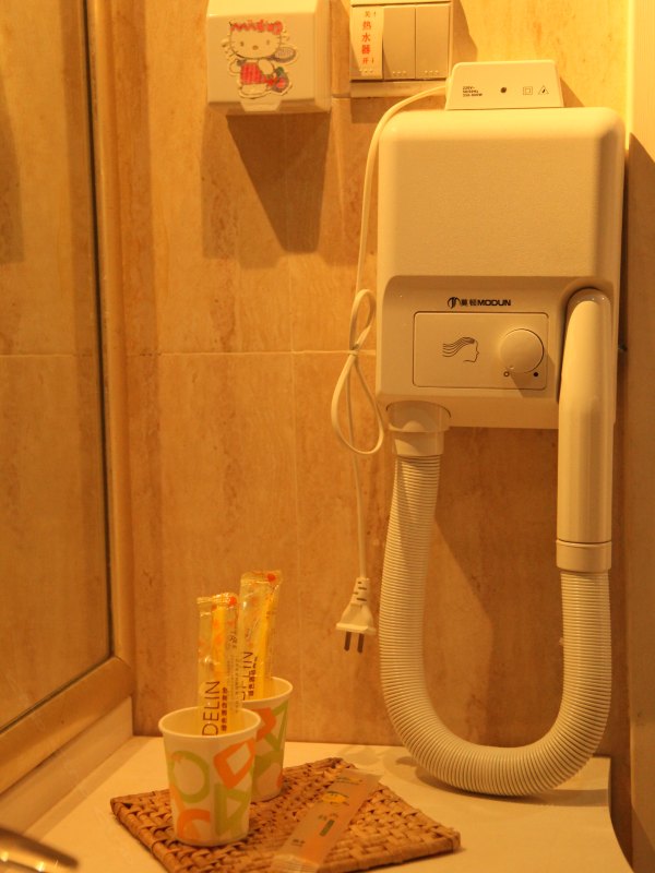 hotelPic