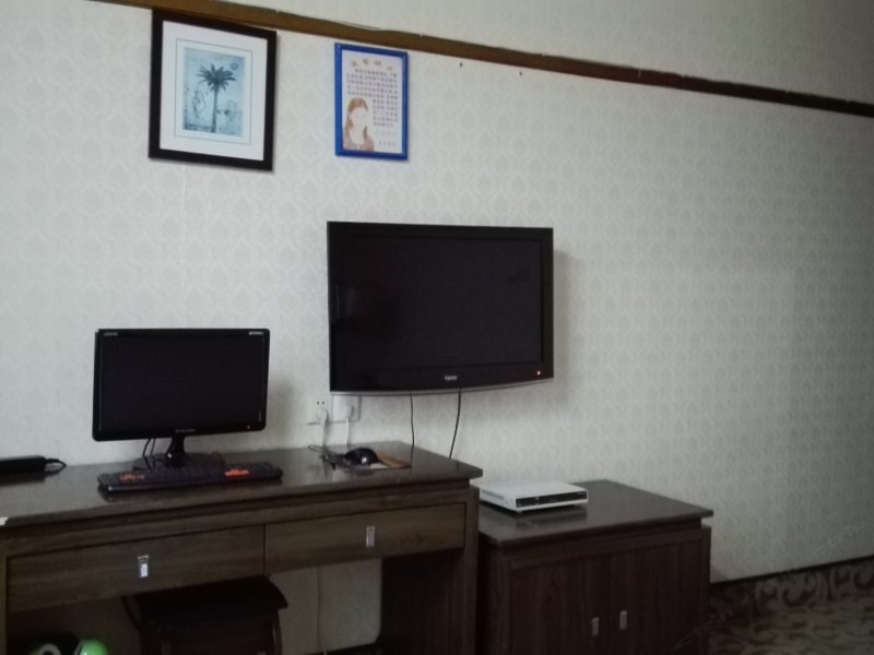 hotelPic