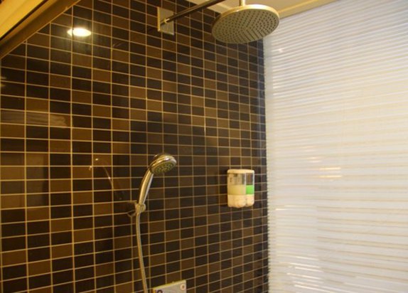 hotelPic