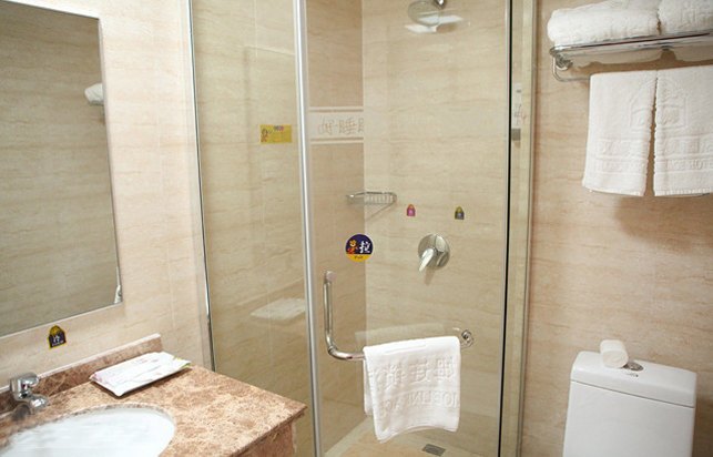 hotelPic