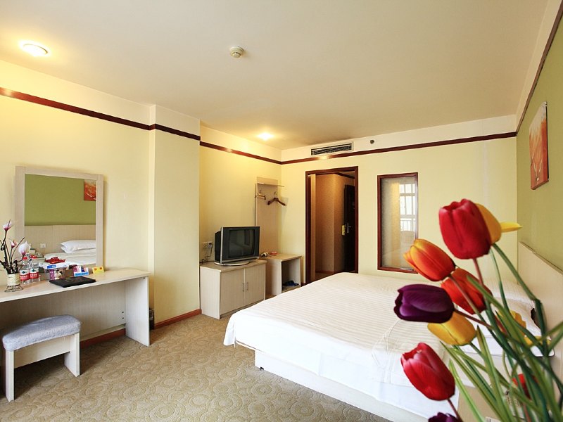 hotelPic