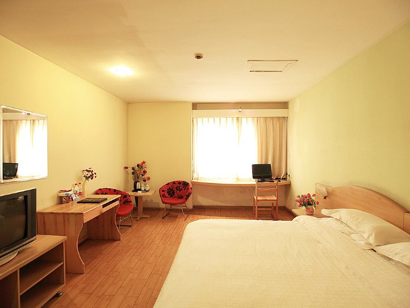 hotelPic