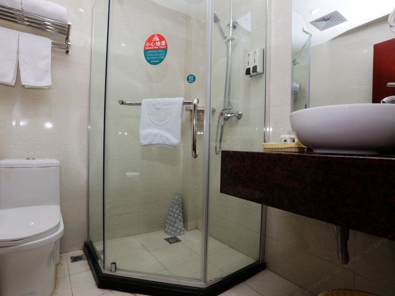 hotelPic