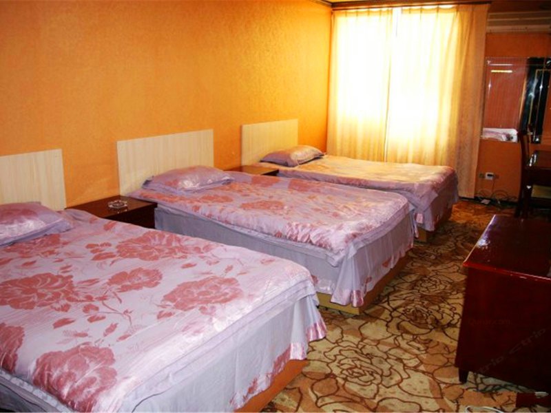 hotelPic