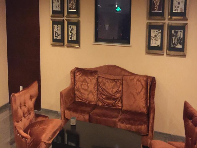 hotelPic