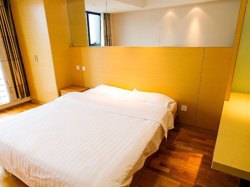 hotelPic