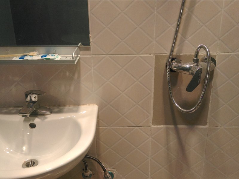 hotelPic