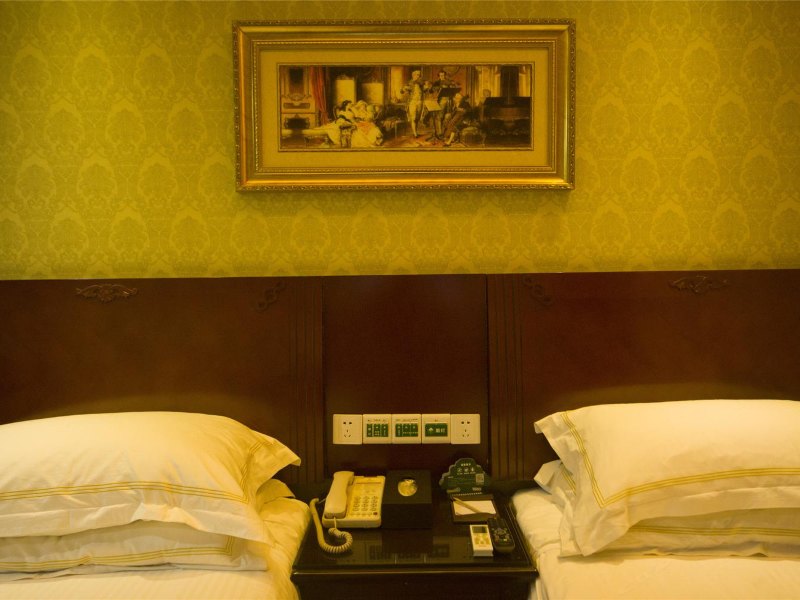 hotelPic