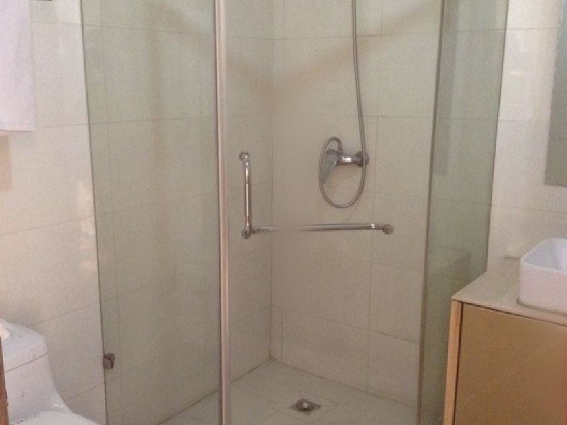 hotelPic