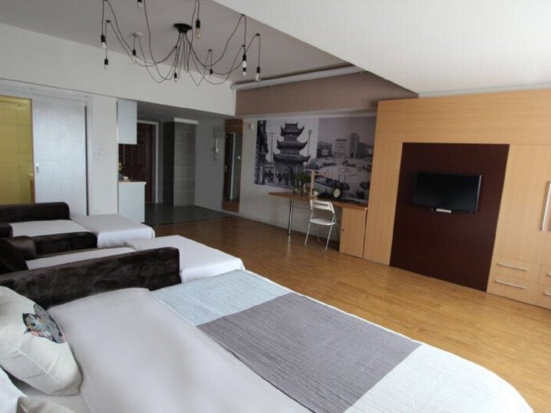 hotelPic