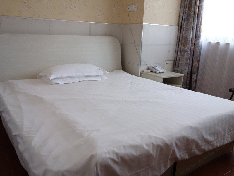 hotelPic