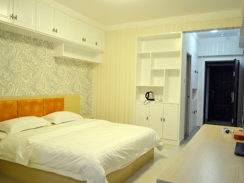 hotelPic