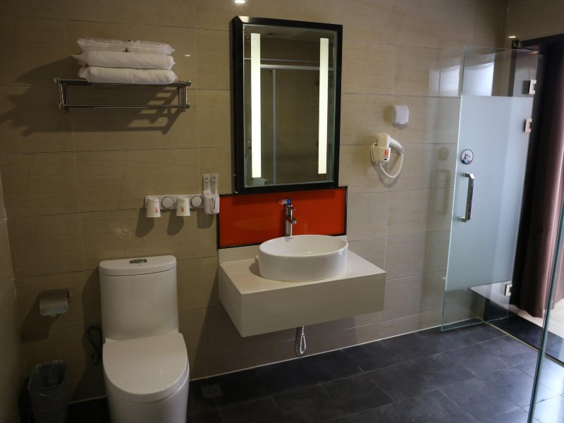 hotelPic
