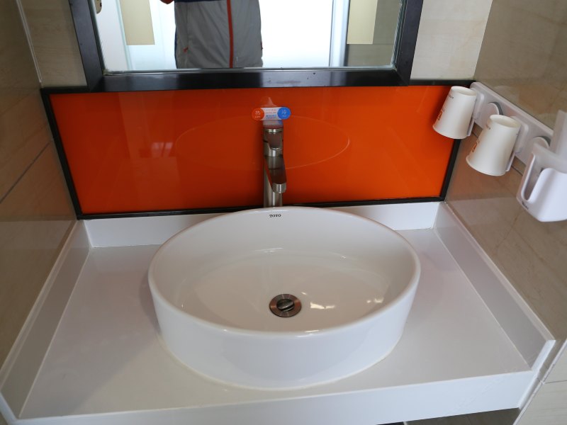 hotelPic