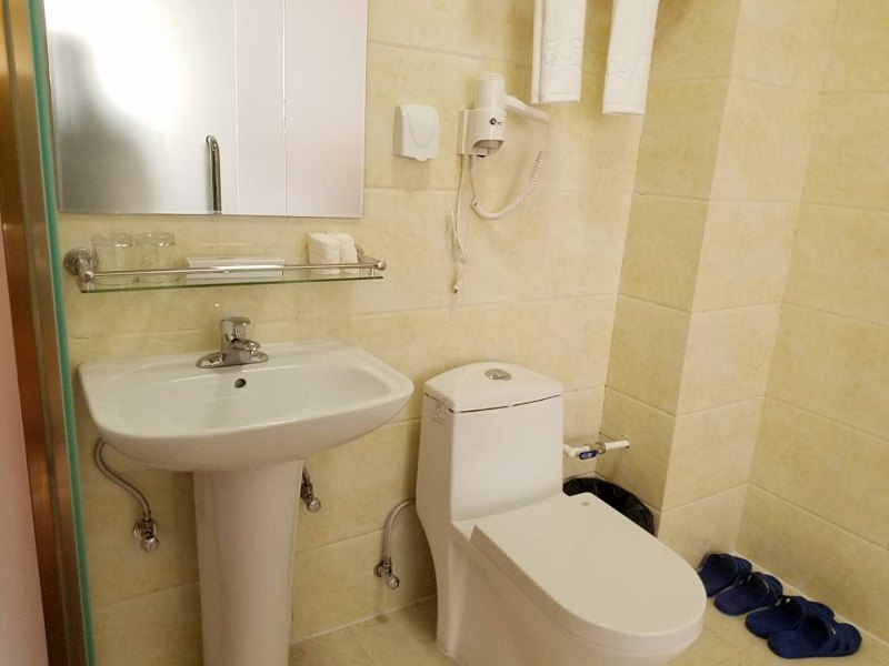 hotelPic